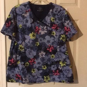 Cherokee infinity uniform top